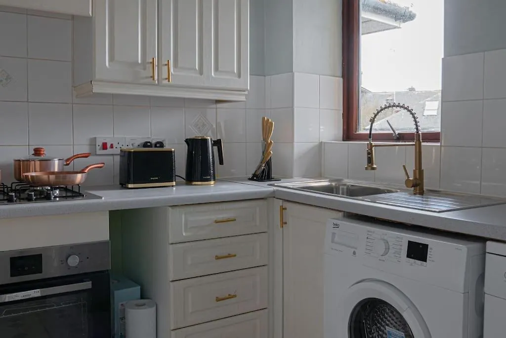 Stylish Waterfront Apartment Londyn