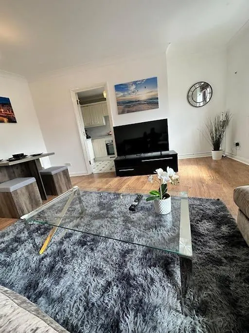 Stylish Waterfront Apartment Londyn